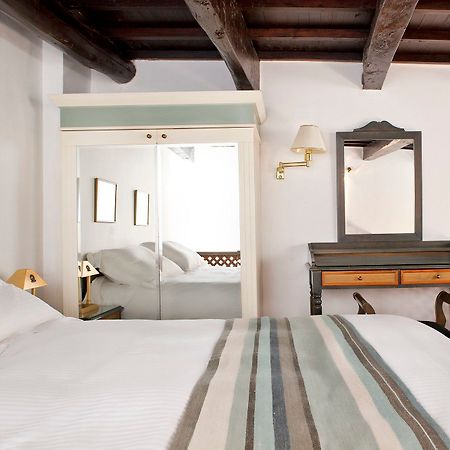 Palazzo Rimondi Boutique Hotel Agios Andonios  Quarto foto
